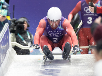 Fokuss uz sacensībām: Latvijas kamaniņu braucēji gatavi pirmajiem olimpiskajiem startiem Kortinā