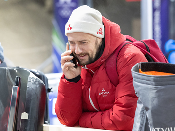 Fokuss uz sacensībām: Latvijas kamaniņu braucēji gatavi pirmajiem olimpiskajiem startiem Kortinā