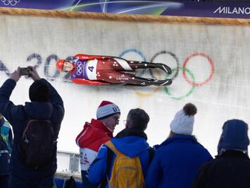 Latvijas kamaniņu sporta komanda Milānā–Kortīnā: aizvadīta intensīva nedēļa, sacensības turpinās