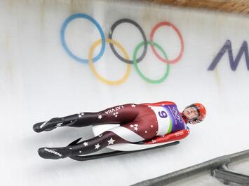 Sīva cīņa līdz pēdējai simtdaļai: sieviešu vieninieki olimpiskajā trasē Kortīnā