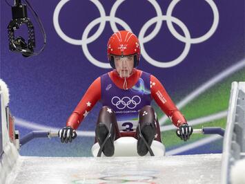 Sīva cīņa līdz pēdējai simtdaļai: sieviešu vieninieki olimpiskajā trasē Kortīnā