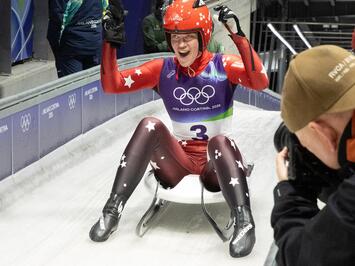 VĒSTURE IR RAKSTĪTA: ELĪNA IEVA BOTA IZCĪNA OLIMPISKO SUDRABU SIEVIEŠU VIENINIEKOS