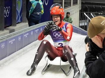 VĒSTURE IR RAKSTĪTA: ELĪNA IEVA BOTA IZCĪNA OLIMPISKO SUDRABU SIEVIEŠU VIENINIEKOS