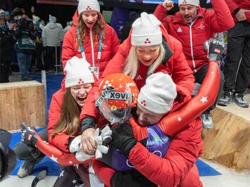 VĒSTURE IR RAKSTĪTA: ELĪNA IEVA BOTA IZCĪNA OLIMPISKO SUDRABU SIEVIEŠU VIENINIEKOS