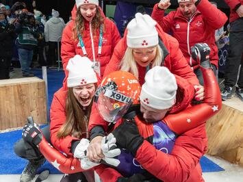 VĒSTURE IR RAKSTĪTA: ELĪNA IEVA BOTA IZCĪNA OLIMPISKO SUDRABU SIEVIEŠU VIENINIEKOS