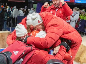 VĒSTURE IR RAKSTĪTA: ELĪNA IEVA BOTA IZCĪNA OLIMPISKO SUDRABU SIEVIEŠU VIENINIEKOS