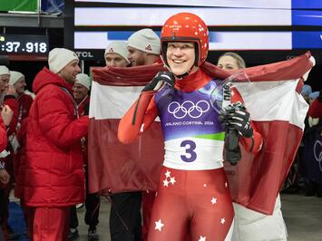 VĒSTURE IR RAKSTĪTA: ELĪNA IEVA BOTA IZCĪNA OLIMPISKO SUDRABU SIEVIEŠU VIENINIEKOS