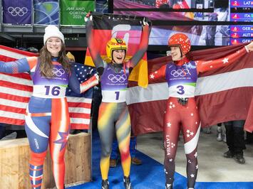 VĒSTURE IR RAKSTĪTA: ELĪNA IEVA BOTA IZCĪNA OLIMPISKO SUDRABU SIEVIEŠU VIENINIEKOS