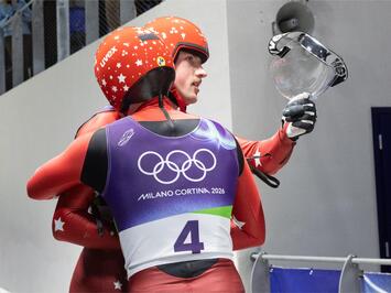 VĒSTURISKA OLIMPISKĀ DIENA KAMANIŅU SPORTĀ – DEBIJA, CĪŅA UN TOP REZULTĀTI KORTĪNĀ 