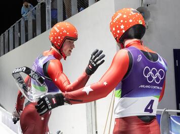 VĒSTURISKA OLIMPISKĀ DIENA KAMANIŅU SPORTĀ – DEBIJA, CĪŅA UN TOP REZULTĀTI KORTĪNĀ 