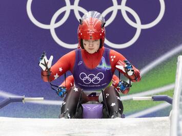 VĒSTURISKA OLIMPISKĀ DIENA KAMANIŅU SPORTĀ – DEBIJA, CĪŅA UN TOP REZULTĀTI KORTĪNĀ 