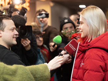 Olimpiskā vicečempione Elīna Ieva Bota svinīgi sagaidīta mājās Latvijā