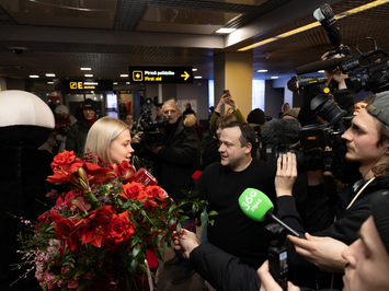 Olimpiskā vicečempione Elīna Ieva Bota svinīgi sagaidīta mājās Latvijā