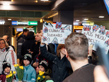 Olimpiskā vicečempione Elīna Ieva Bota svinīgi sagaidīta mājās Latvijā