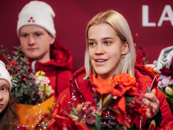 Olimpiskā vicečempione Elīna Ieva Bota svinīgi sagaidīta mājās Latvijā