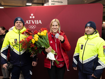 Olimpiskā vicečempione Elīna Ieva Bota svinīgi sagaidīta mājās Latvijā