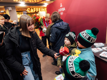Olimpiskā vicečempione Elīna Ieva Bota svinīgi sagaidīta mājās Latvijā