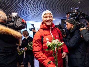 Olimpiskā vicečempione Elīna Ieva Bota svinīgi sagaidīta mājās Latvijā