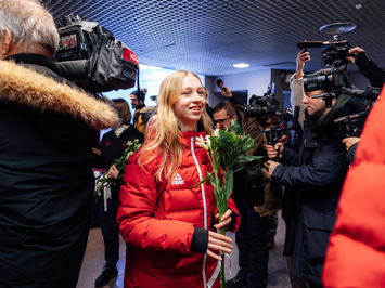 Olimpiskā vicečempione Elīna Ieva Bota svinīgi sagaidīta mājās Latvijā