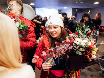 Olimpiskā vicečempione Elīna Ieva Bota svinīgi sagaidīta mājās Latvijā