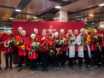 Olimpiskā vicečempione Elīna Ieva Bota svinīgi sagaidīta mājās Latvijā