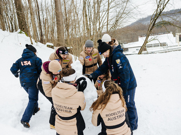 Latvijas juniori izcīna piecas medaļas FIL Junioru Pasaules kausa posmā Siguldā