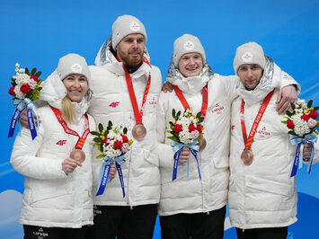 LATVIJAS KAMANIŅU SPORTA OLIMPISKAIS STĀSTS – NO ZOZUĻAS LĪDZ BOTAI