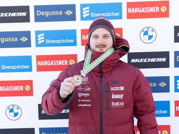 LATVIJAS KAMANIŅU BRAUCĒJIEM BRONZA SANKTMORICĀ – SEZONAS PRIEKŠPĒDĒJAJĀ PASAULES KAUSA POSMĀ SADALĪTI SVARĪGI PUNKTI