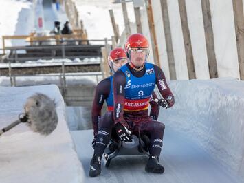 LATVIJAS KAMANIŅU BRAUCĒJIEM BRONZA SANKTMORICĀ – SEZONAS PRIEKŠPĒDĒJAJĀ PASAULES KAUSA POSMĀ SADALĪTI SVARĪGI PUNKTI