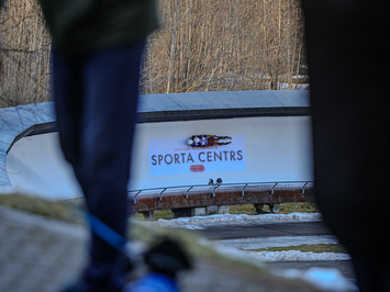 Siguldā noskaidroti Latvijas čempioni kamaniņu sportā 2026