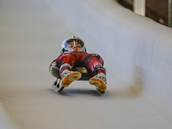 Siguldā noskaidroti Latvijas čempioni kamaniņu sportā 2026