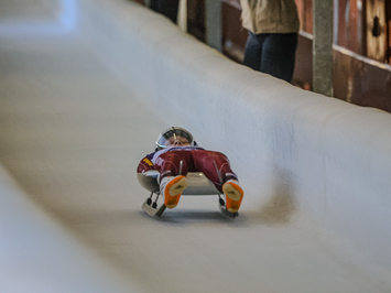 Siguldā noskaidroti Latvijas čempioni kamaniņu sportā 2026