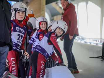 Siguldā noskaidroti Latvijas čempioni kamaniņu sportā 2026