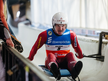 SIGULDĀ NOSKAIDROTI VETERĀNU SACENSĪBU UZVARĒTĀJI KAMANIŅU SPORTĀ