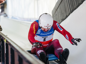 SIGULDĀ NOSKAIDROTI VETERĀNU SACENSĪBU UZVARĒTĀJI KAMANIŅU SPORTĀ