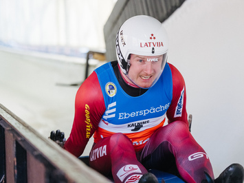 SIGULDĀ NOSKAIDROTI VETERĀNU SACENSĪBU UZVARĒTĀJI KAMANIŅU SPORTĀ