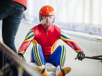 SIGULDĀ NOSKAIDROTI VETERĀNU SACENSĪBU UZVARĒTĀJI KAMANIŅU SPORTĀ