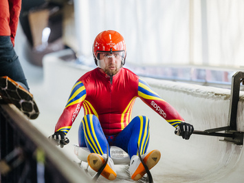 SIGULDĀ NOSKAIDROTI VETERĀNU SACENSĪBU UZVARĒTĀJI KAMANIŅU SPORTĀ