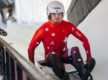 SIGULDĀ NOSKAIDROTI VETERĀNU SACENSĪBU UZVARĒTĀJI KAMANIŅU SPORTĀ