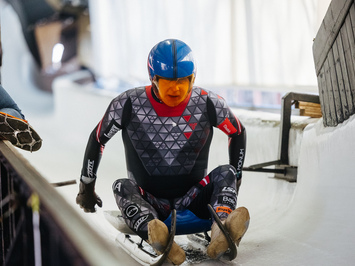 SIGULDĀ NOSKAIDROTI VETERĀNU SACENSĪBU UZVARĒTĀJI KAMANIŅU SPORTĀ