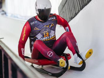 SIGULDĀ NOSKAIDROTI VETERĀNU SACENSĪBU UZVARĒTĀJI KAMANIŅU SPORTĀ