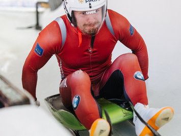 SIGULDĀ NOSKAIDROTI VETERĀNU SACENSĪBU UZVARĒTĀJI KAMANIŅU SPORTĀ