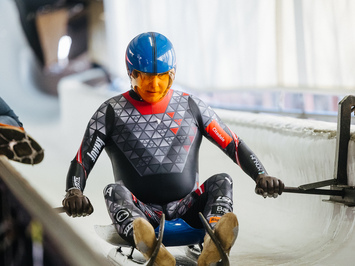 SIGULDĀ NOSKAIDROTI VETERĀNU SACENSĪBU UZVARĒTĀJI KAMANIŅU SPORTĀ