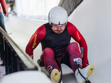 SIGULDĀ NOSKAIDROTI VETERĀNU SACENSĪBU UZVARĒTĀJI KAMANIŅU SPORTĀ