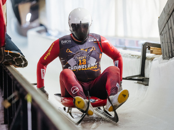 SIGULDĀ NOSKAIDROTI VETERĀNU SACENSĪBU UZVARĒTĀJI KAMANIŅU SPORTĀ