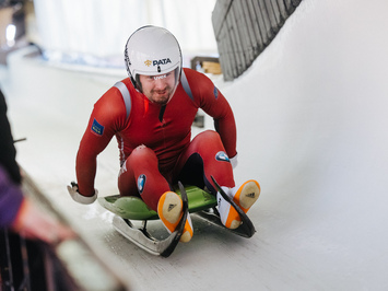 SIGULDĀ NOSKAIDROTI VETERĀNU SACENSĪBU UZVARĒTĀJI KAMANIŅU SPORTĀ