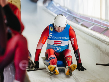 SIGULDĀ NOSKAIDROTI VETERĀNU SACENSĪBU UZVARĒTĀJI KAMANIŅU SPORTĀ