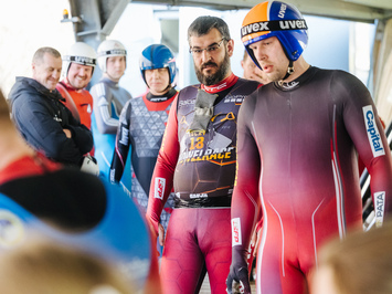 SIGULDĀ NOSKAIDROTI VETERĀNU SACENSĪBU UZVARĒTĀJI KAMANIŅU SPORTĀ