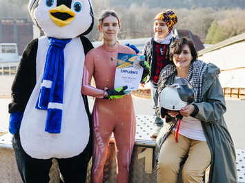 SIGULDĀ NOSKAIDROTI VETERĀNU SACENSĪBU UZVARĒTĀJI KAMANIŅU SPORTĀ