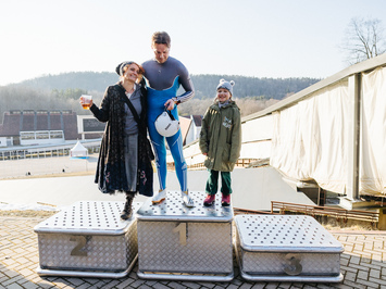 SIGULDĀ NOSKAIDROTI VETERĀNU SACENSĪBU UZVARĒTĀJI KAMANIŅU SPORTĀ